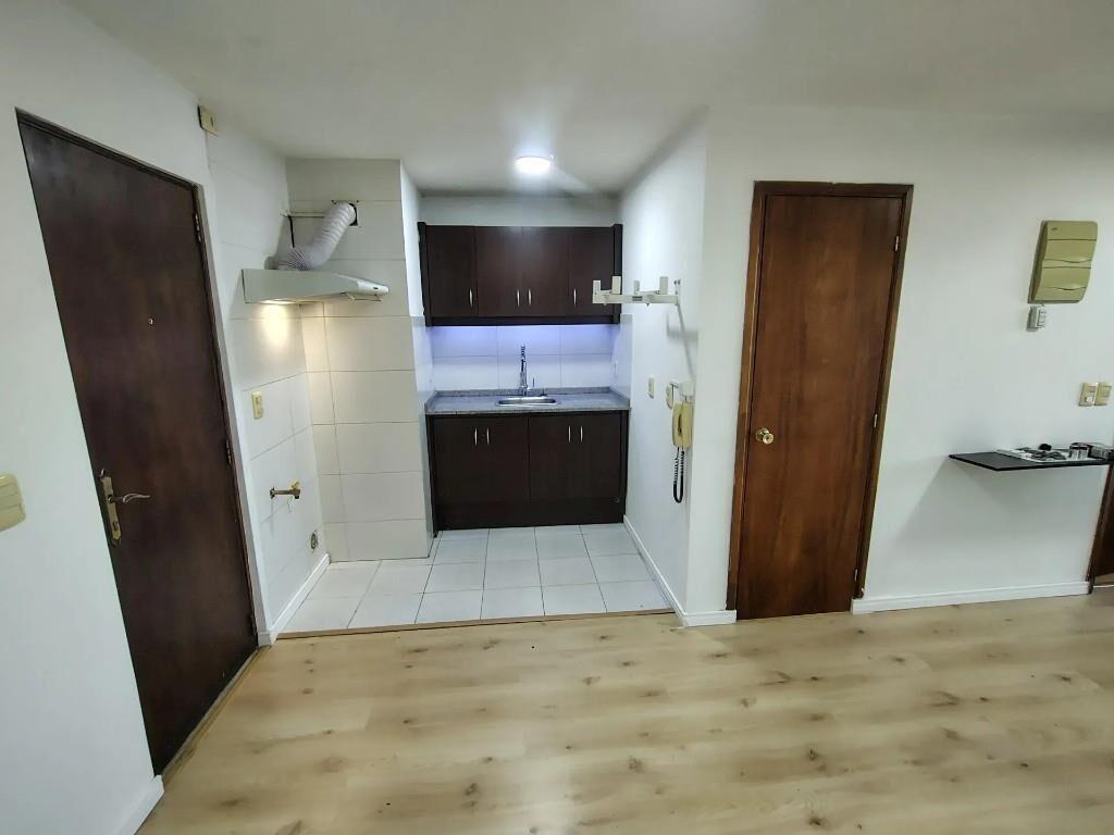 1 dormitorio con garage incluído, balcón. PARQUE RODO