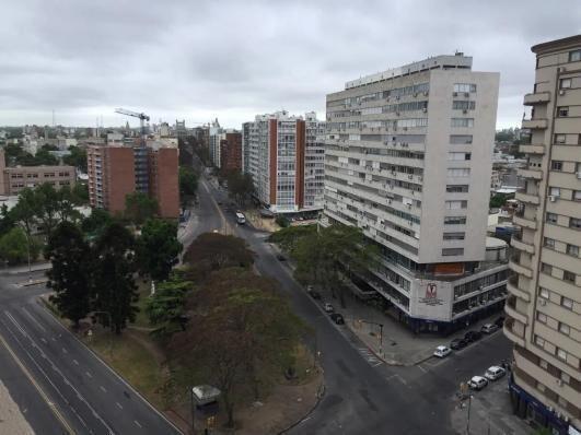 Panorámico sobre Avenida del Libertador y con Garaje