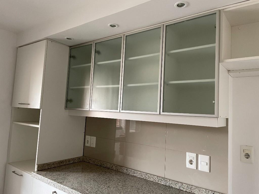 Alquilo Apartamento en Malvin de 3 dormitorios, cochera
