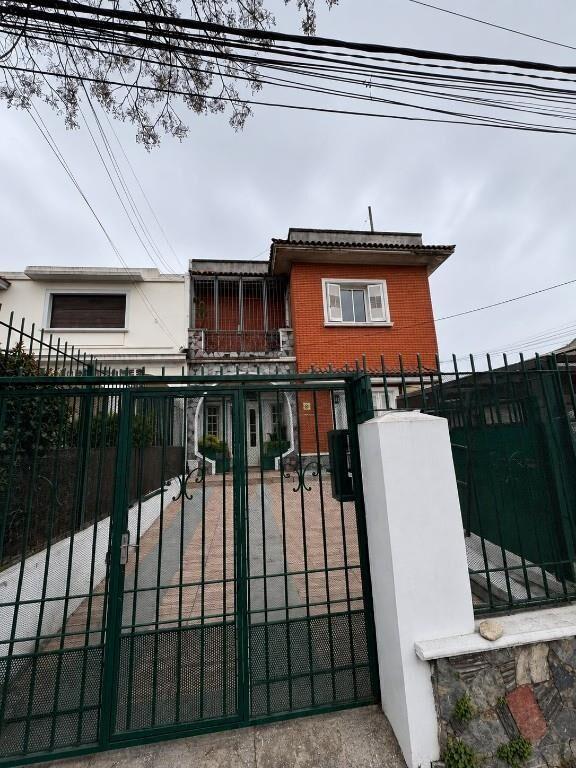 CASA 3 DORMITORIOS PH INDEPENDIENTE SOBRE AVENIDA SAN MARTÍN