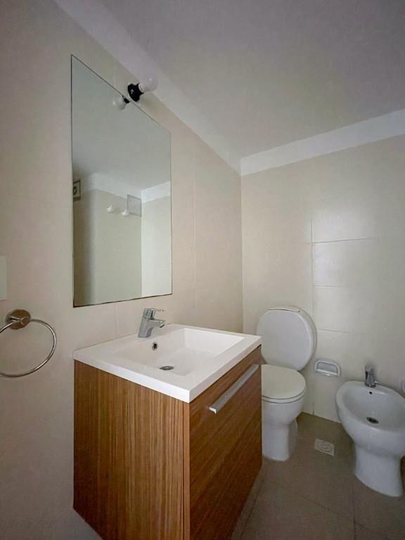 Apartamento En Alquiler, 1 Dormitorio, Garage, Piso 5, Tres