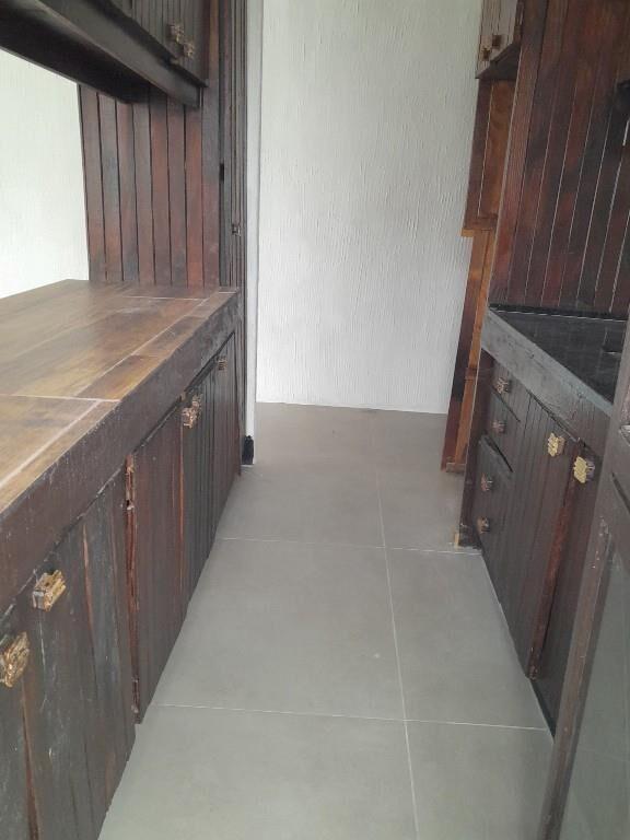 Apto. 3 dormitorios, piso alto.