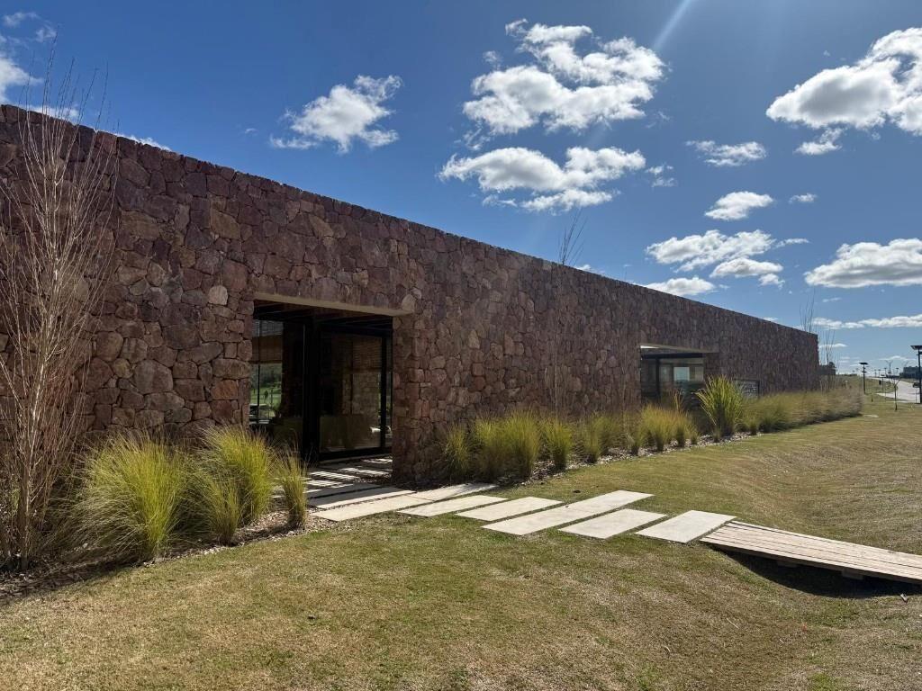 OPORTUNIDAD! TERRENO EN VENTA EN BARRIO PRIVADO