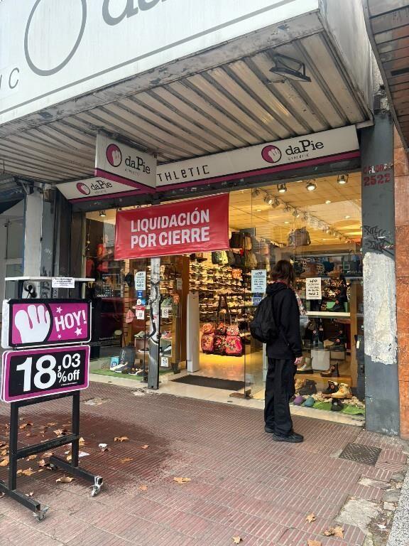 DIRI GRAL FLORES Y CARLOS REYLES - 238m2