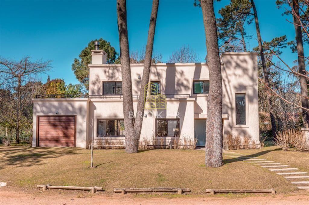 Casa 3 dormitorios barrio privado, Pinares. Punta
