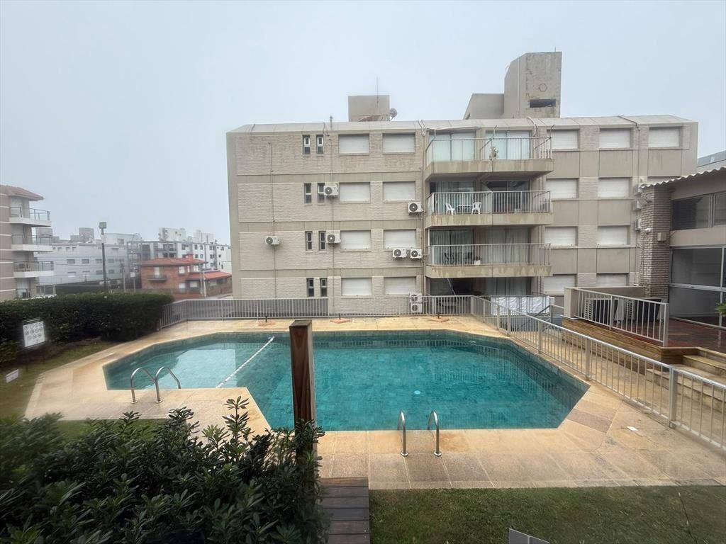 Alquiler anual apartamento 1 dormitorio a pasos de El Emir