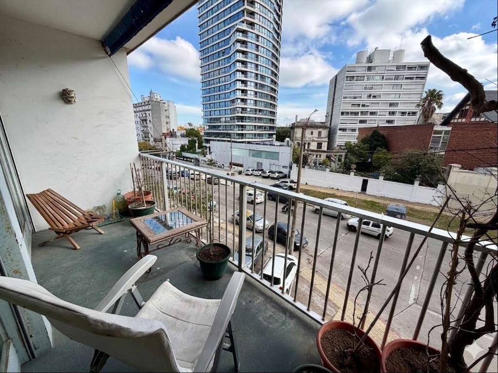 Venta apartamento 3 dormitorios, estar, servicio, amplio, P