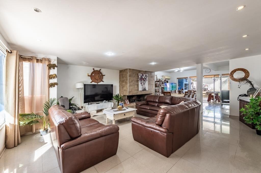 Venta de Casa de 4 dormitorios con Piscina en El Pinar S...