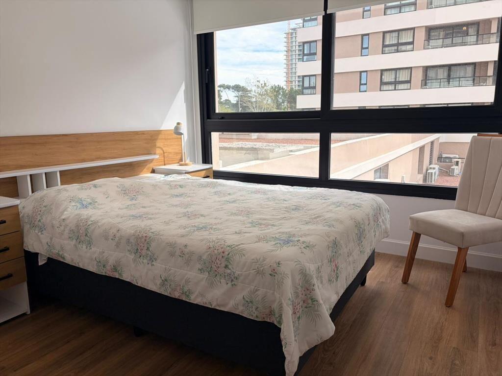 Venta apartamento de 1 dormitorio sobre Av. Roosevelt, Punt
