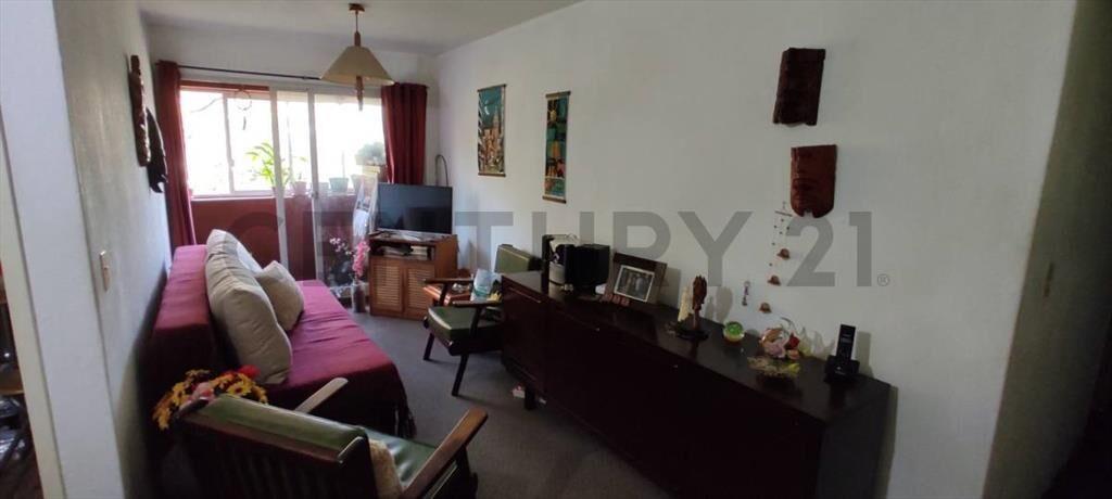 APARTAMENTO, REDUCTO, 2 DORM, 2 BALCONES, TODO AL FRENTE,...