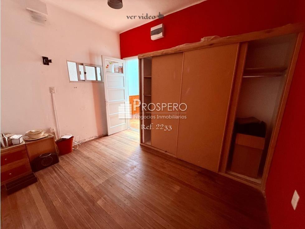 2233/3 Venta terreno con construccion de 2dorm Pocitos Fond