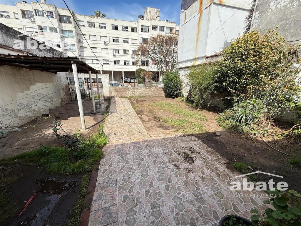 Venta de Terreno en Buceo, próximo Av. Rivera y Av. Fco. S