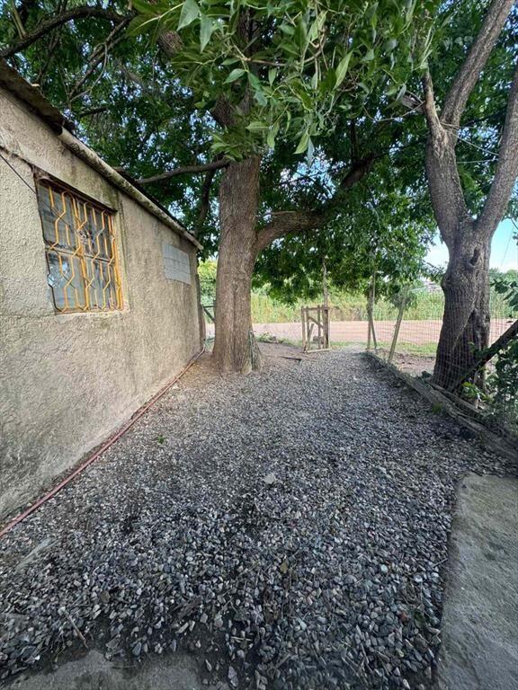 Alquilo casa 1 dormitorio con patio Pando