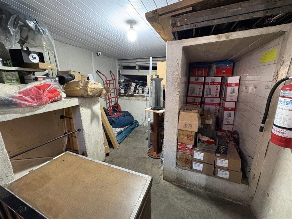 Venta de tres locales comerciales en padron unico CON RENTA