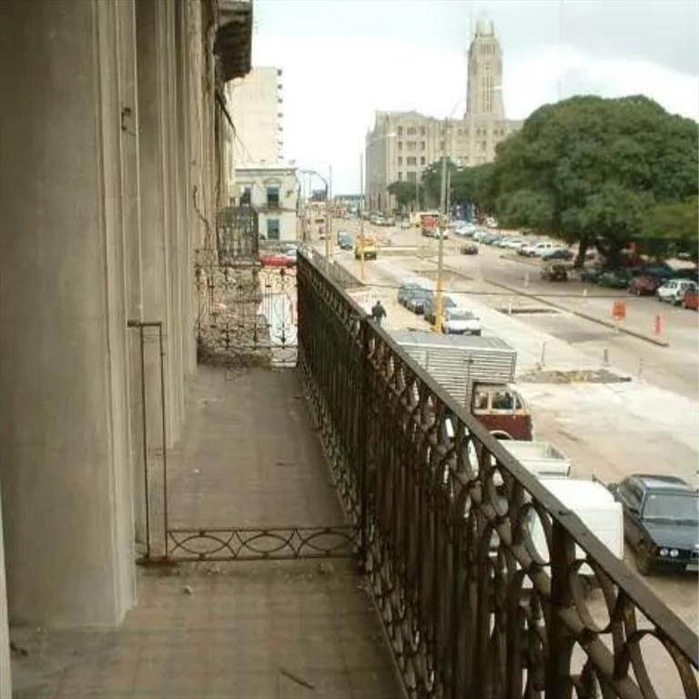 Venta inmueble a reciclar sobre rambla portuaria Ciudad Vi