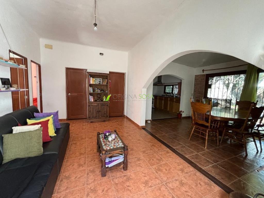 Oficina Sosa - Suarez y Bulevar próximo. Casa al