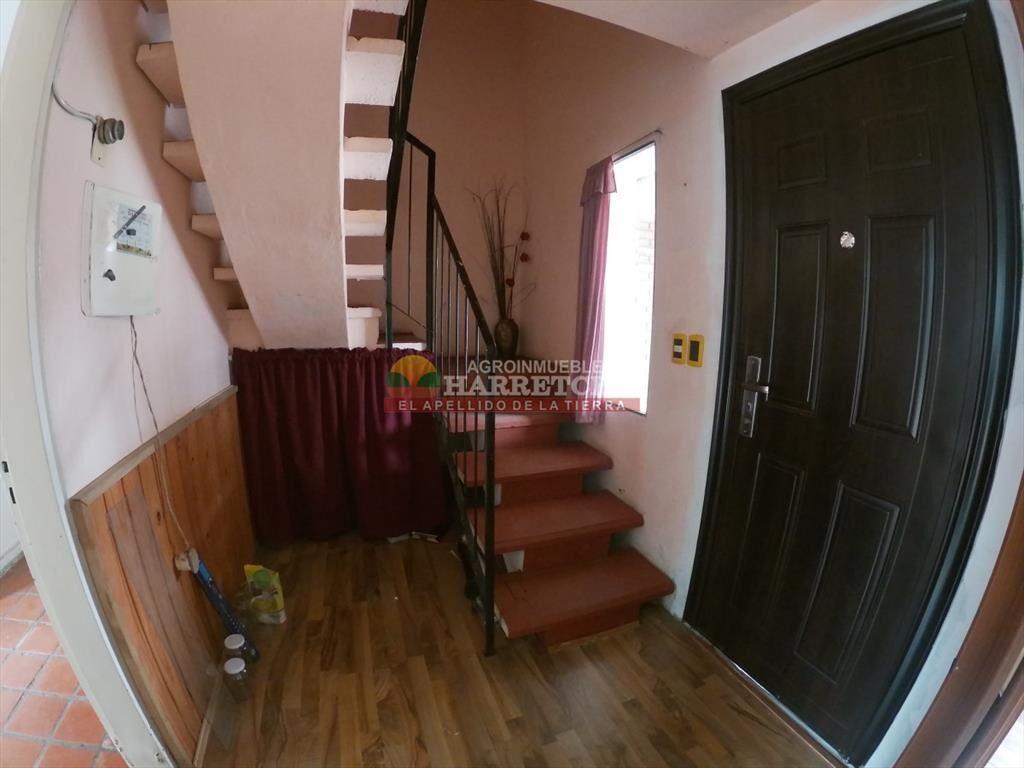 Casa en dos niveles venta Progreso, 3 parrillero,