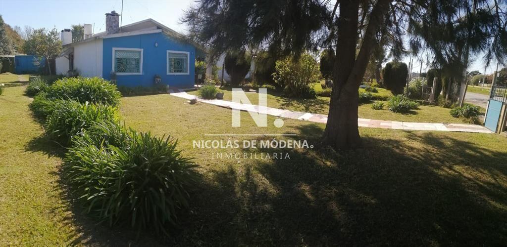 Vende casa2 dormitorios 1 baños en JoaquÃn con