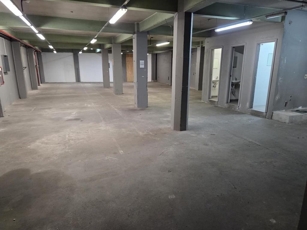 8 de octubre esq. Luis Alberto de Herrera, 2800 m2 parkin