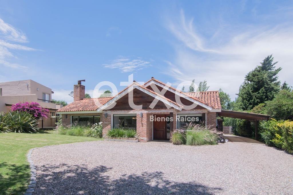 Casa en Venta en Lomas de Carrasco...