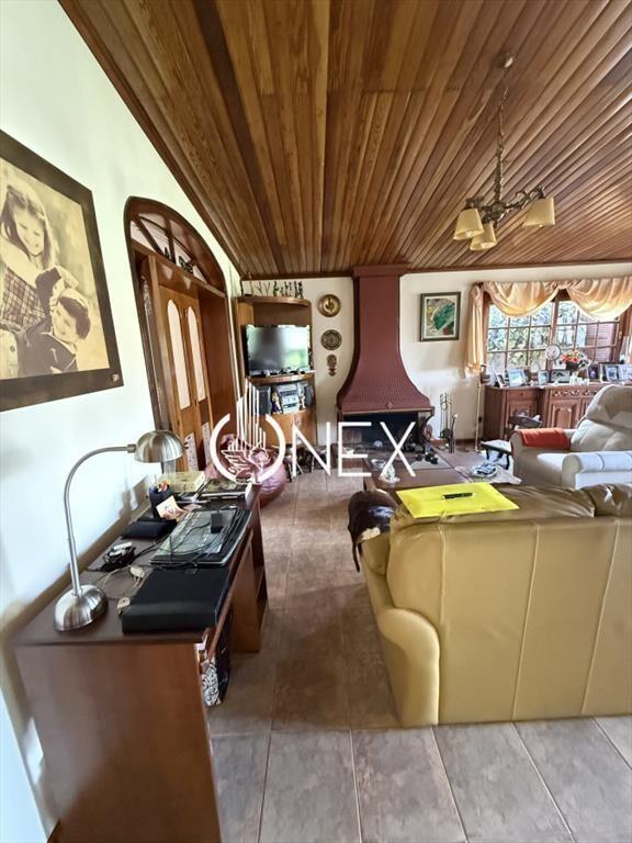 Se vende casa 5 dormitorios a pasos del centro de