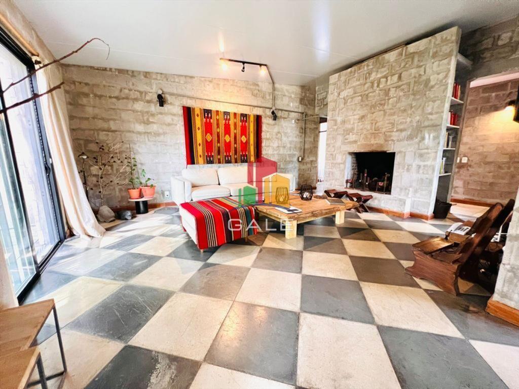 Casa en alquiler - Burnett