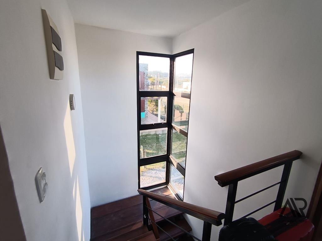 Casa en venta c/ cochera en Punta Negra