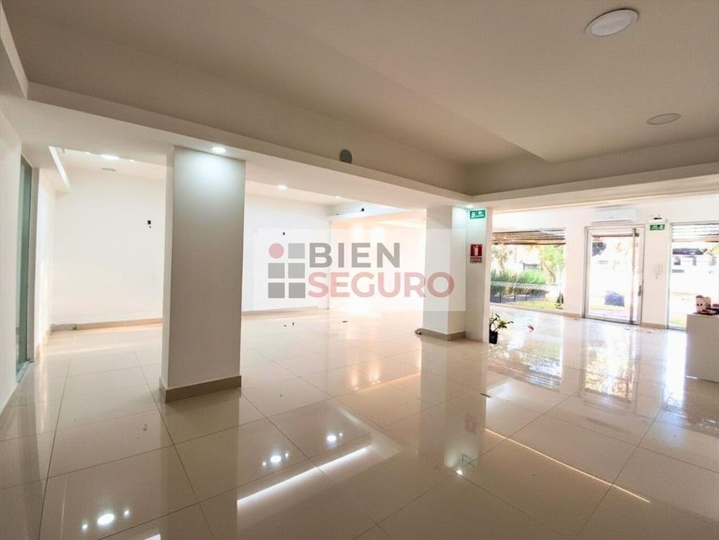 Excelente local comercial en alquiler en Carrasco