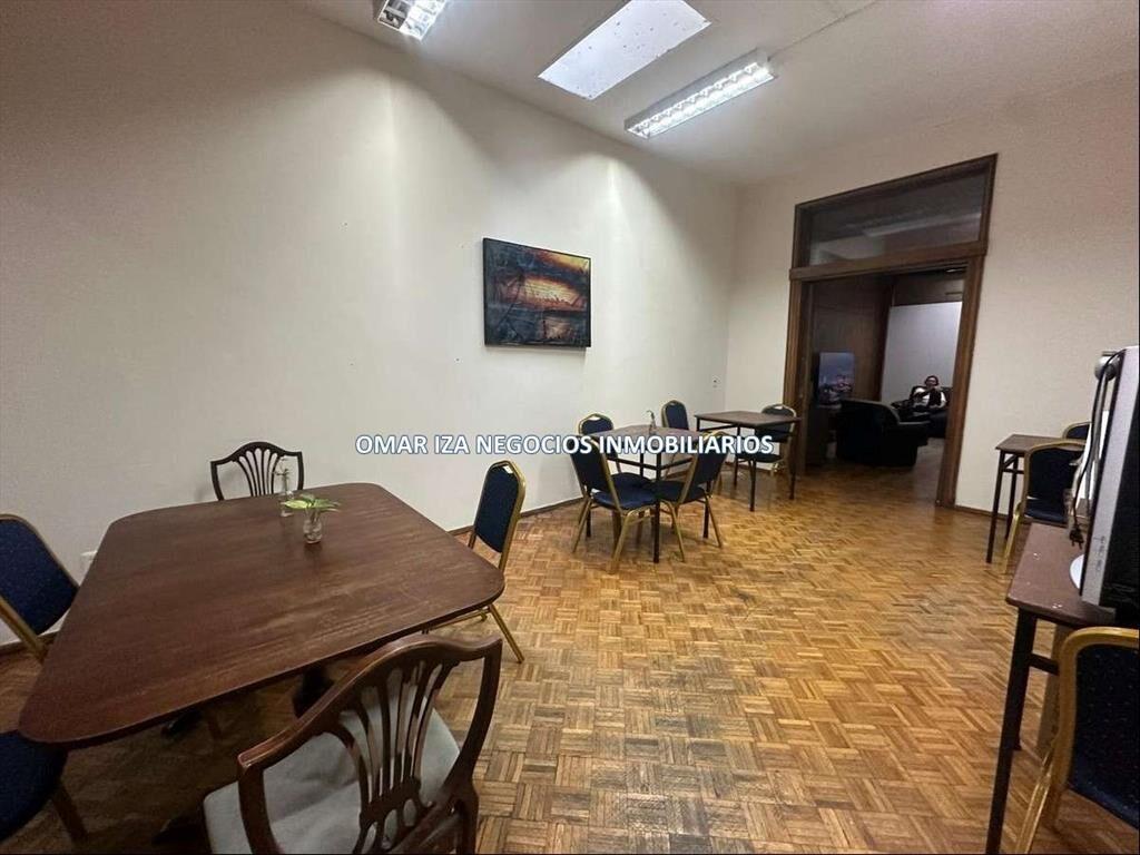 Venta casa sobre Br España, Parque Rodo - Con renta