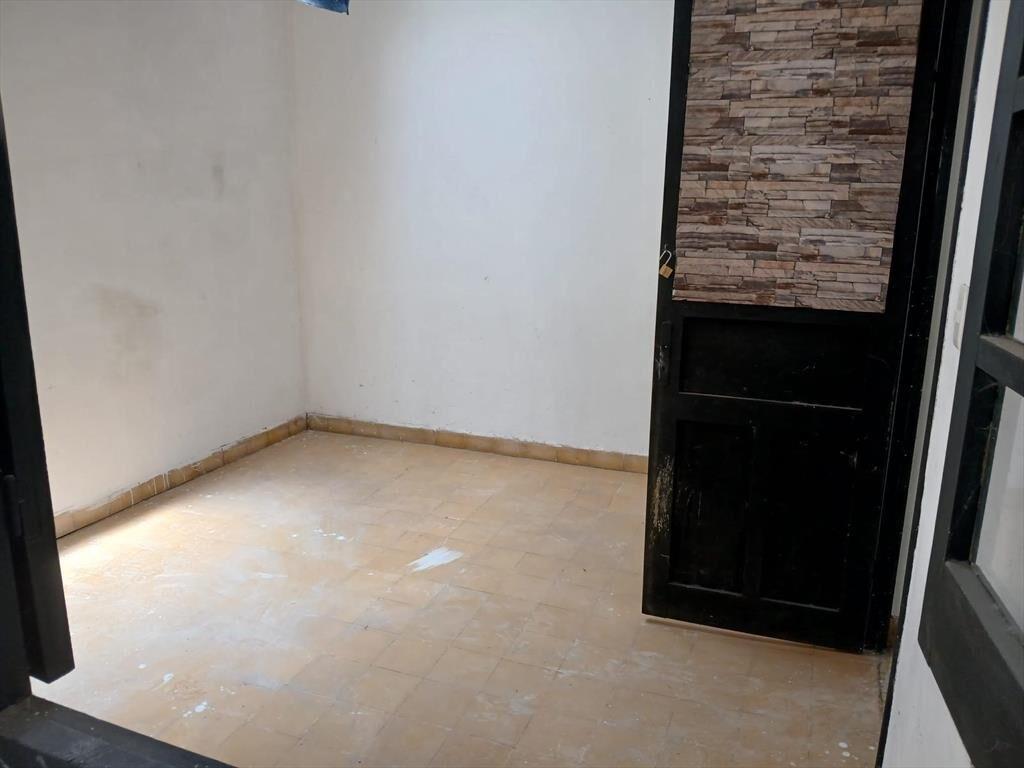 Casa a restaurar con renta actual