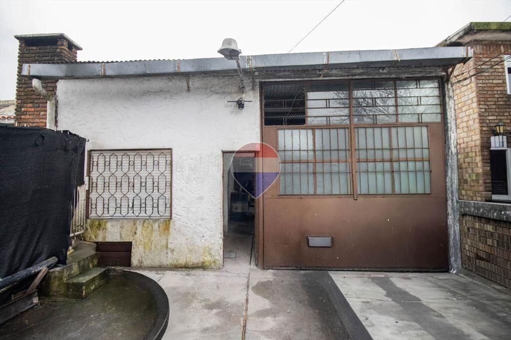 VENTA Casa PH y Depósito. Con Renta por vencer