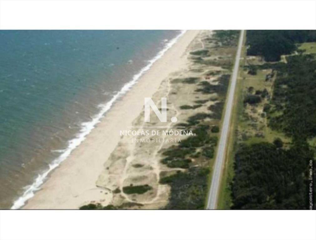 Vende chacra con costa en Punta del Este.