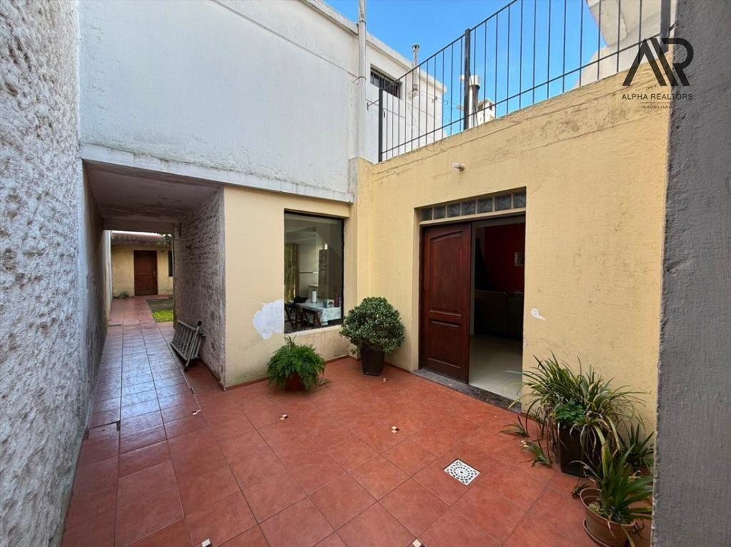 Casa en venta c/ cochera en Barrio Sur