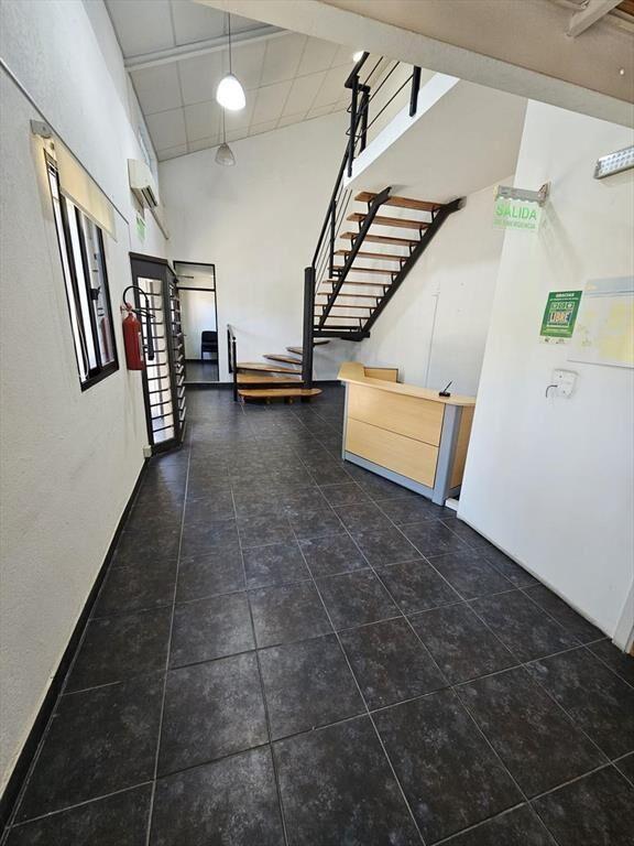 Proximo Luis Alberto de Herrera y Av Italia, 400 m2, excele