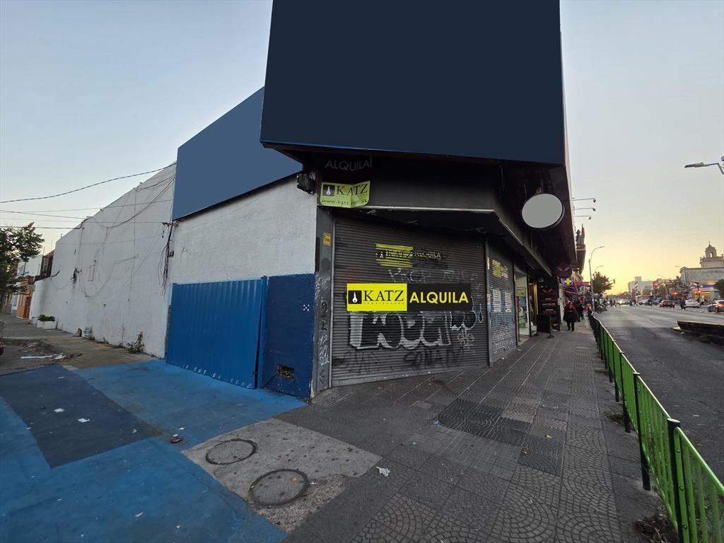 Agraciada y Pilar Costa, 108 m2, 4 mts de frente , excelent