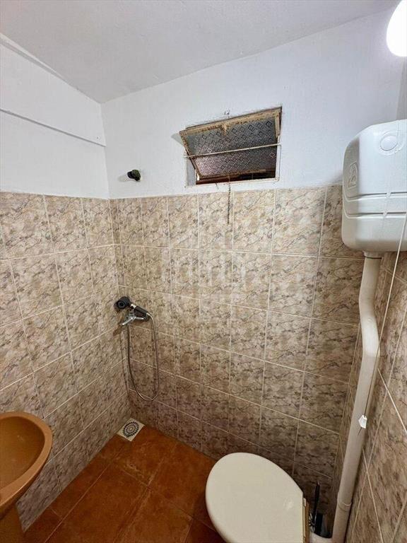 Venta galpón co apartamentos, Cerro.