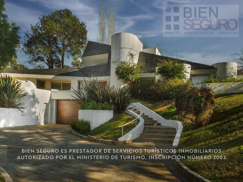 Excelente residencia en Lugano. Más de 1600 m2. Punta del