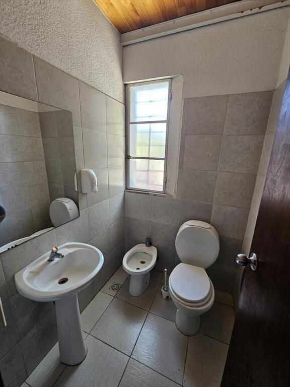 Proximo Luis Alberto de Herrera y Av Italia, 400 m2, excele