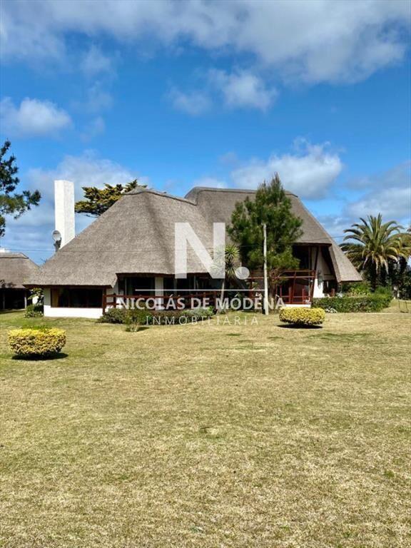 Gran chalet en venta a metros de Palaya Brava