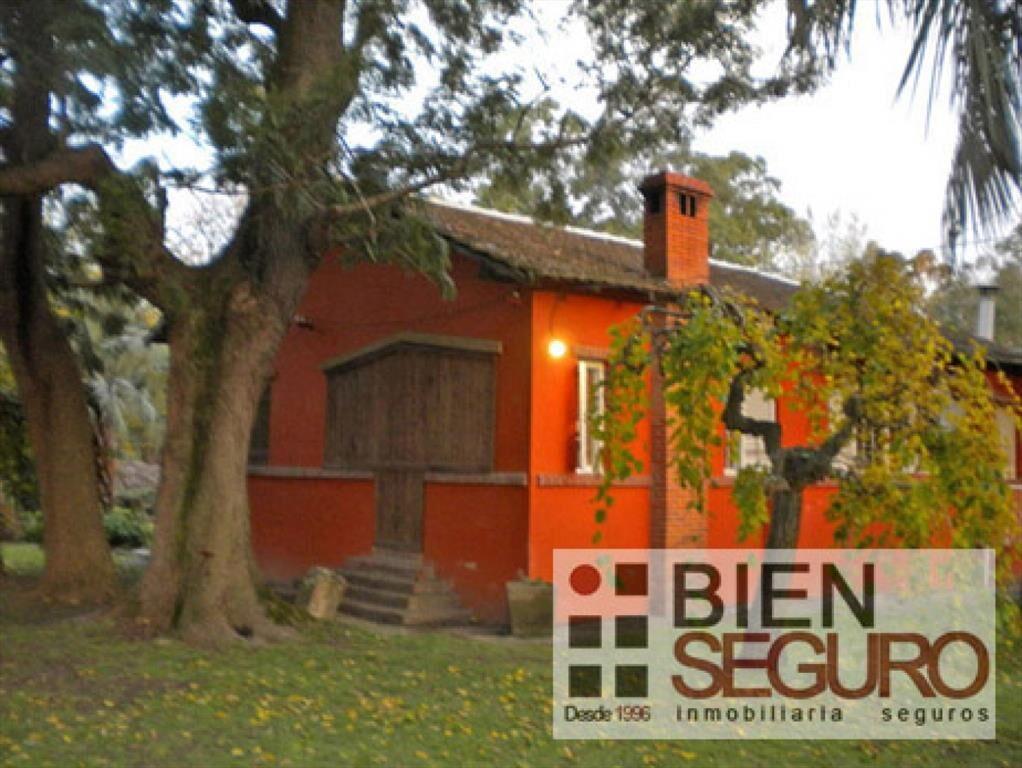 Casa padrón único, con 6858m2 de terreno, en venta en Peñar