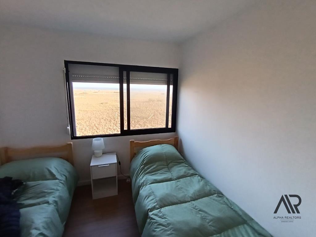 Casa en venta c/ cochera en Punta Negra