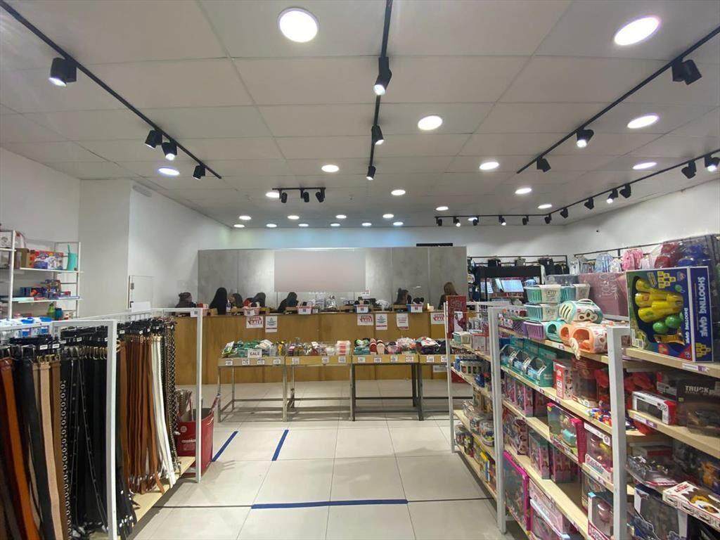 Local - Gran Local comercial en Ituzaingo casi peatonal Sar