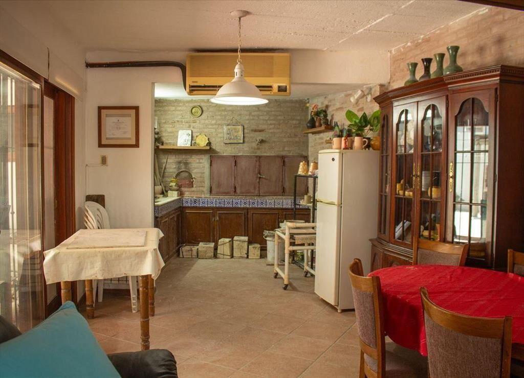 Casa en venta de 4 dormitorios con piscina en barrio Monaco