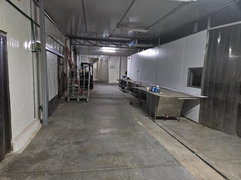 Cerro, proximo Rambla , 7400 m2 , 2740 m2 construídos !!