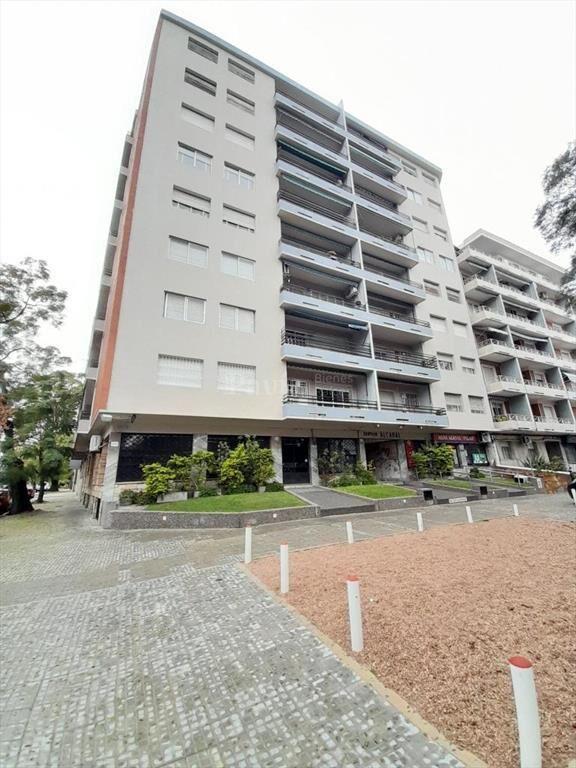 Venta Apartamento Un Dormitorio Prado al frente con terraza