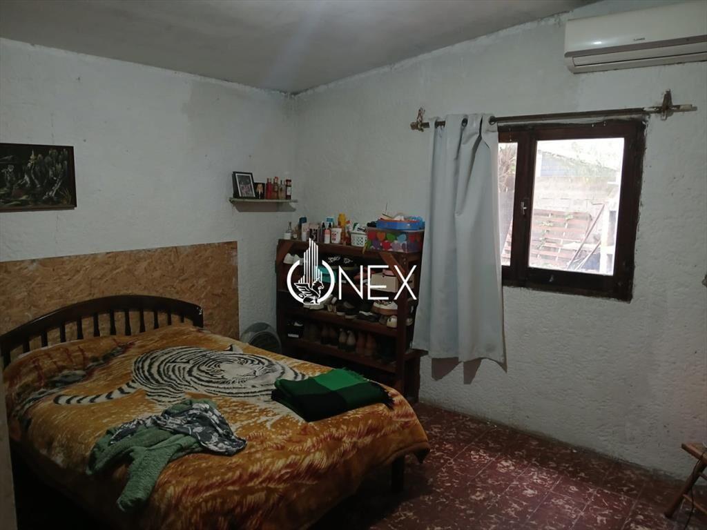 Se vende casa en Las Toscas sur.