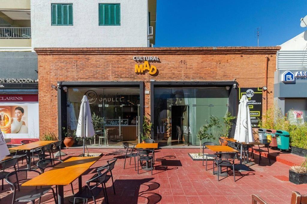 Alquiler Local Comercial sobre Arocena 876 m2