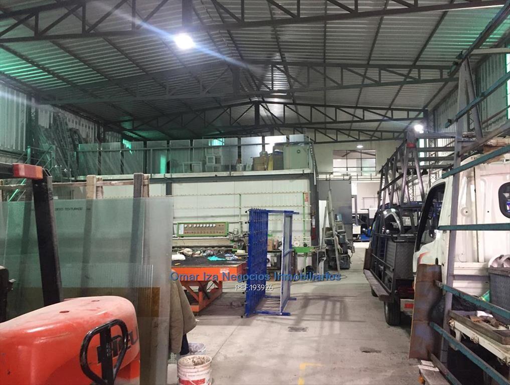 Venta local industrial deposito galpón Sayago, doble entrad