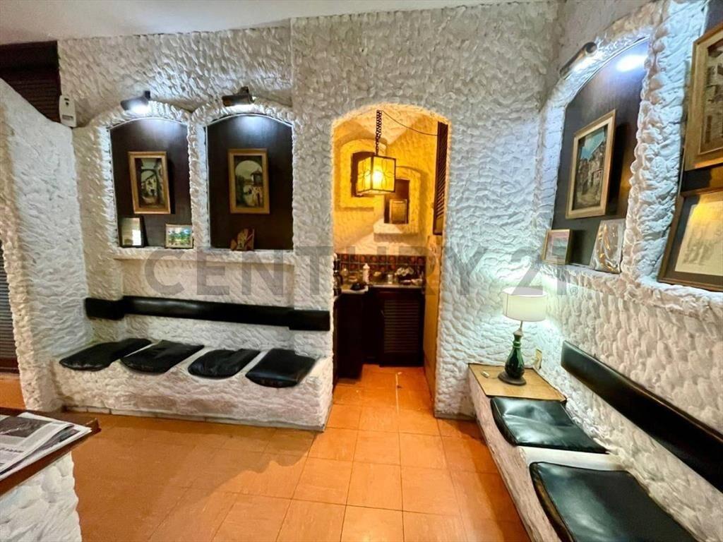 Venta Inversión: 2 locales en galeria del Centro 43 m2. 1...