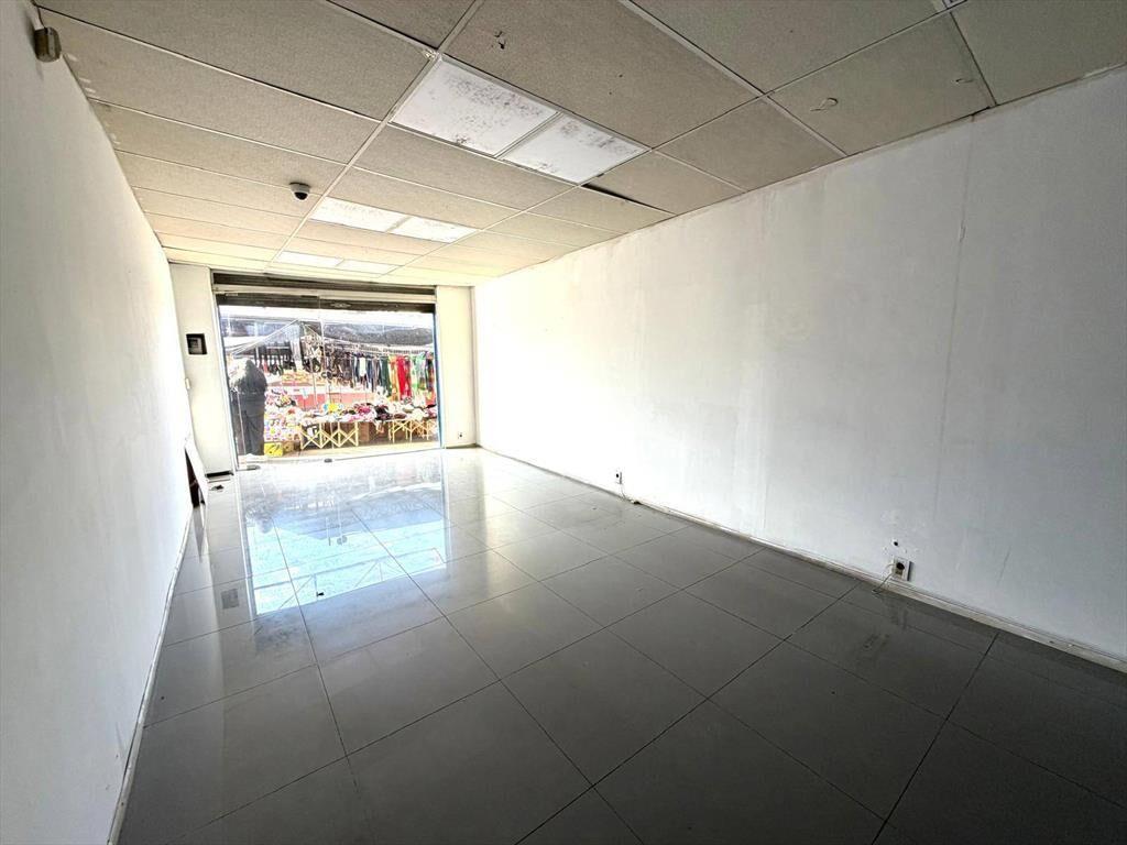 Alquiler de Local comercial en Avd. Agraciada con 80 Mts2 en